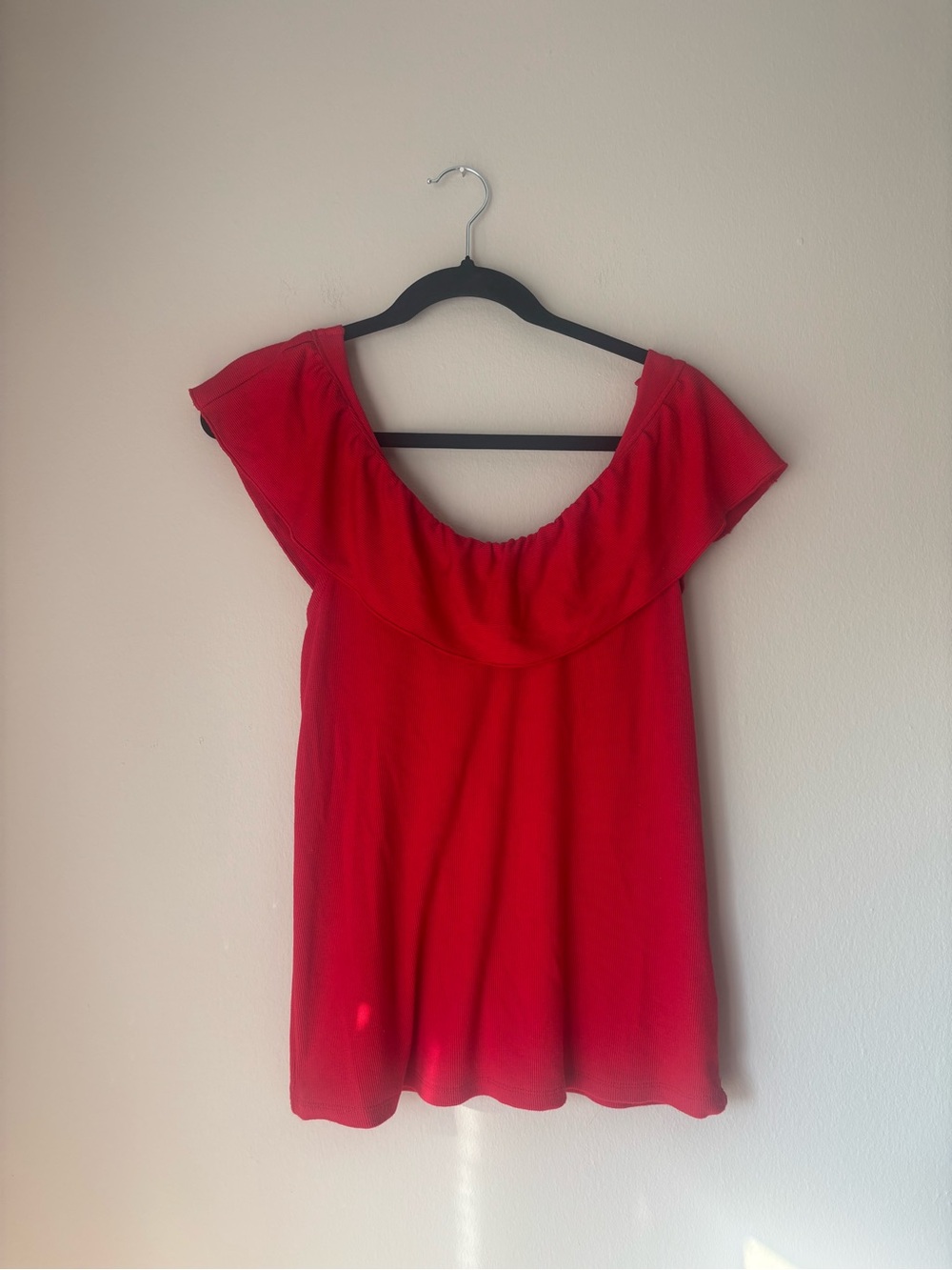 Universal Thread Red Ruffle Top Size large